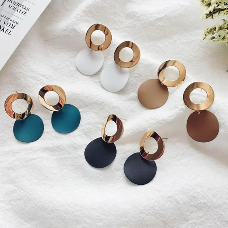 New Fashion Simple Earring Hollow Arc Wafer Curved Circle Geometric Double Round Dangle Earrings for Women Female Party Jewelry
New Fashion Simple Earring Hollow Arc Wafer Curved Circle Geometric Double Round Dangle Earrings for Women Female Party Jewelry