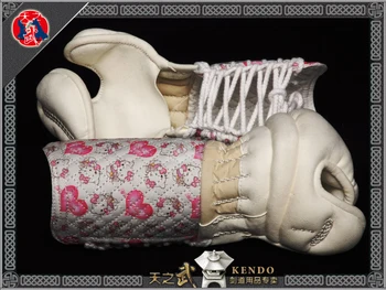 Top Quality Kendo White Kote Diamond thorn Machine Stitched Martial Arts Free Shipping
Top Quality Kendo White Kote Diamond thorn Machine Stitched Martial Arts Free Shipping