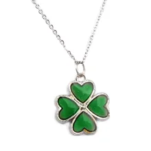 

Four Leaf Clover Pendant Necklace with Sensitive Crystal Thermo Mood Color Change tt2