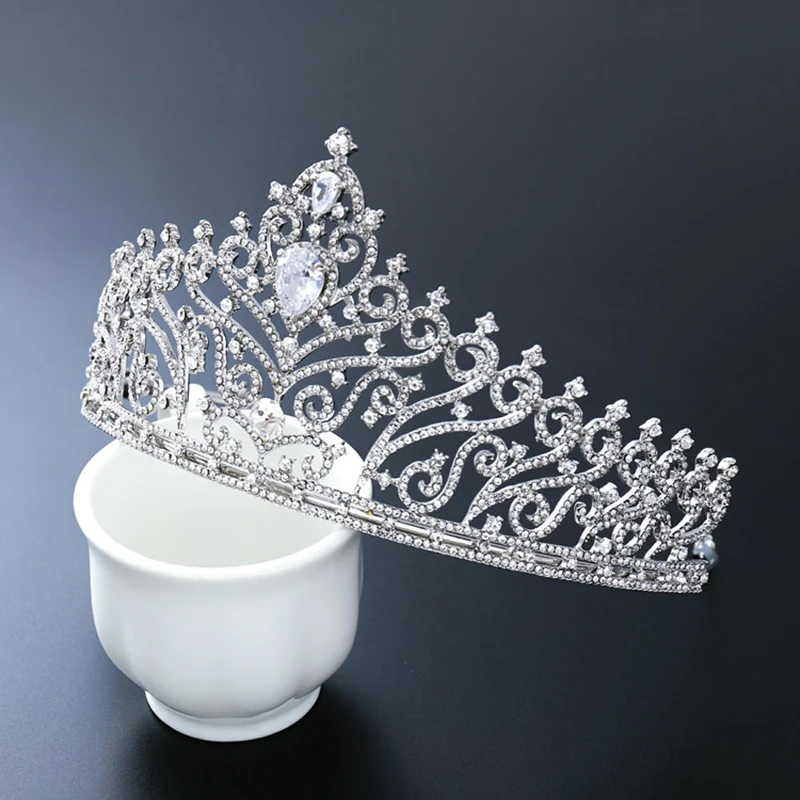 Fashion European Silver Princess Rhinestone Crown Handmade Baroque Wedding Bridal Crystal Hair Accessories Head ornament
Fashion European Silver Princess Rhinestone Crown Handmade Baroque Wedding Bridal Crystal Hair Accessories Head ornament