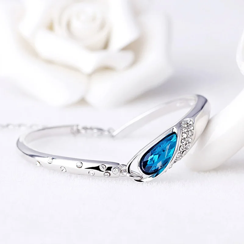 GB Austria Blue Crystal Zircon Bracelet Bracelet Glass Shoes Actress Bracelet Female Ocean Heart Bangles Royal Queen Jewelry
GB Austria Blue Crystal Zircon Bracelet Bracelet Glass Shoes Actress Bracelet Female Ocean Heart Bangles Royal Queen Jewelry