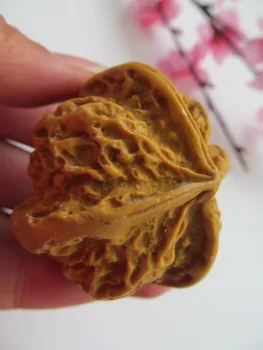 59g Natural Walnut Playing stones Crystal Specimens Healing Unique Home Decorations Furnishing Articles Crafts collection
59g Natural Walnut Playing stones Crystal Specimens Healing Unique Home Decorations Furnishing Articles Crafts collection