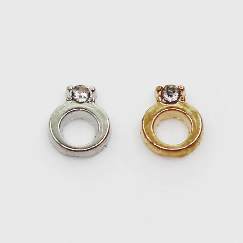 Новое поступление 20 шт./лот смешанные золотистые и Серебристые хрустальные кольца Плавающие Подвески для живого стекла память Кулоны Подвески DIY ювелирные аксессуары 
Новое поступление 20 шт./лот смешанные золотистые и Серебристые хрустальные кольца Плавающие Подвески для живого стекла память Кулоны Подвески DIY ювелирные аксессуары