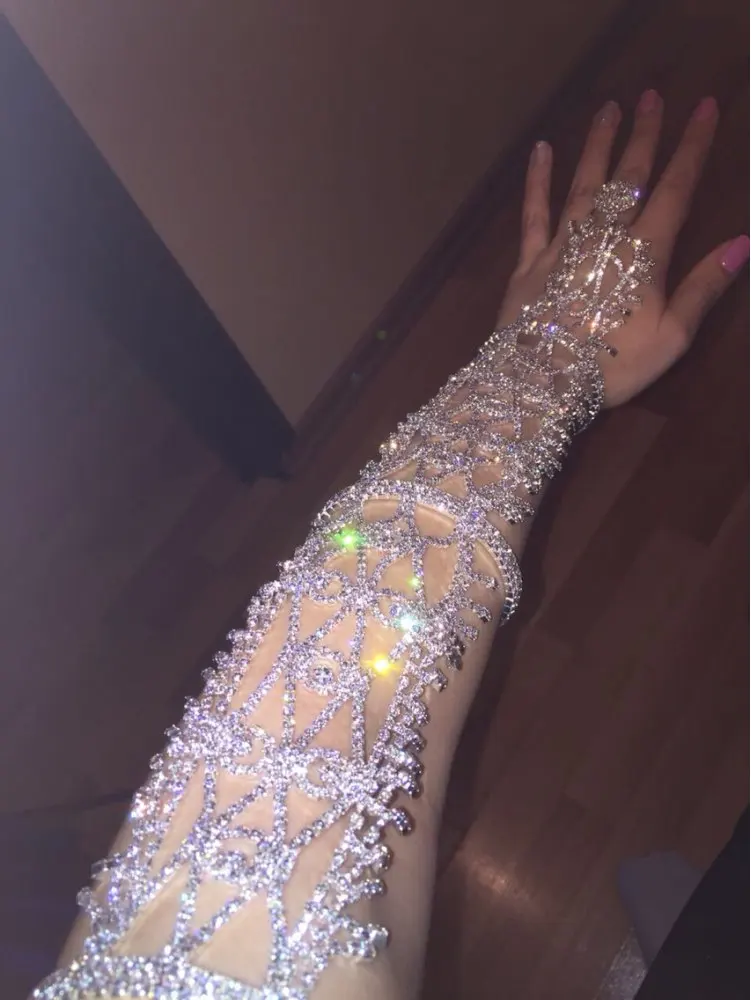 Women Copper Wrist Arm Double Three Band Bracelet Chains Slave Ring Statement Pave Crystal Rhinestone Hand Chain Cuff
Women Copper Wrist Arm Double Three Band Bracelet Chains Slave Ring Statement Pave Crystal Rhinestone Hand Chain Cuff