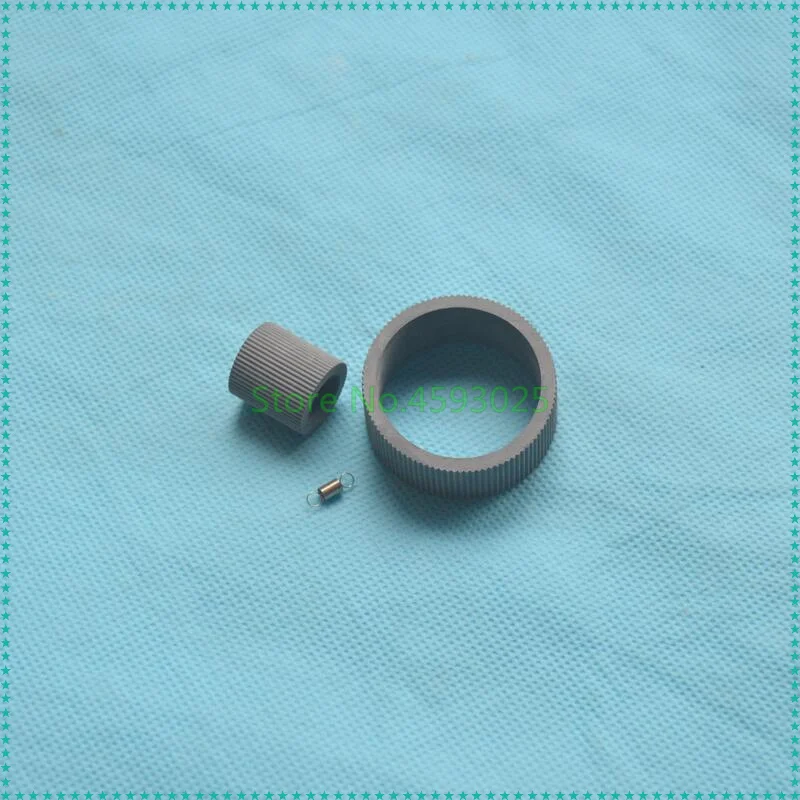 1529149 1517053 NEW Pickup Roller Rubber for Epson 1390 1400 1410 1430 800 1100 1800 R1900 Printer Retard SUB ASSY 3PCS/SET
1529149 1517053 NEW Pickup Roller Rubber for Epson 1390 1400 1410 1430 800 1100 1800 R1900 Printer Retard SUB ASSY 3PCS/SET