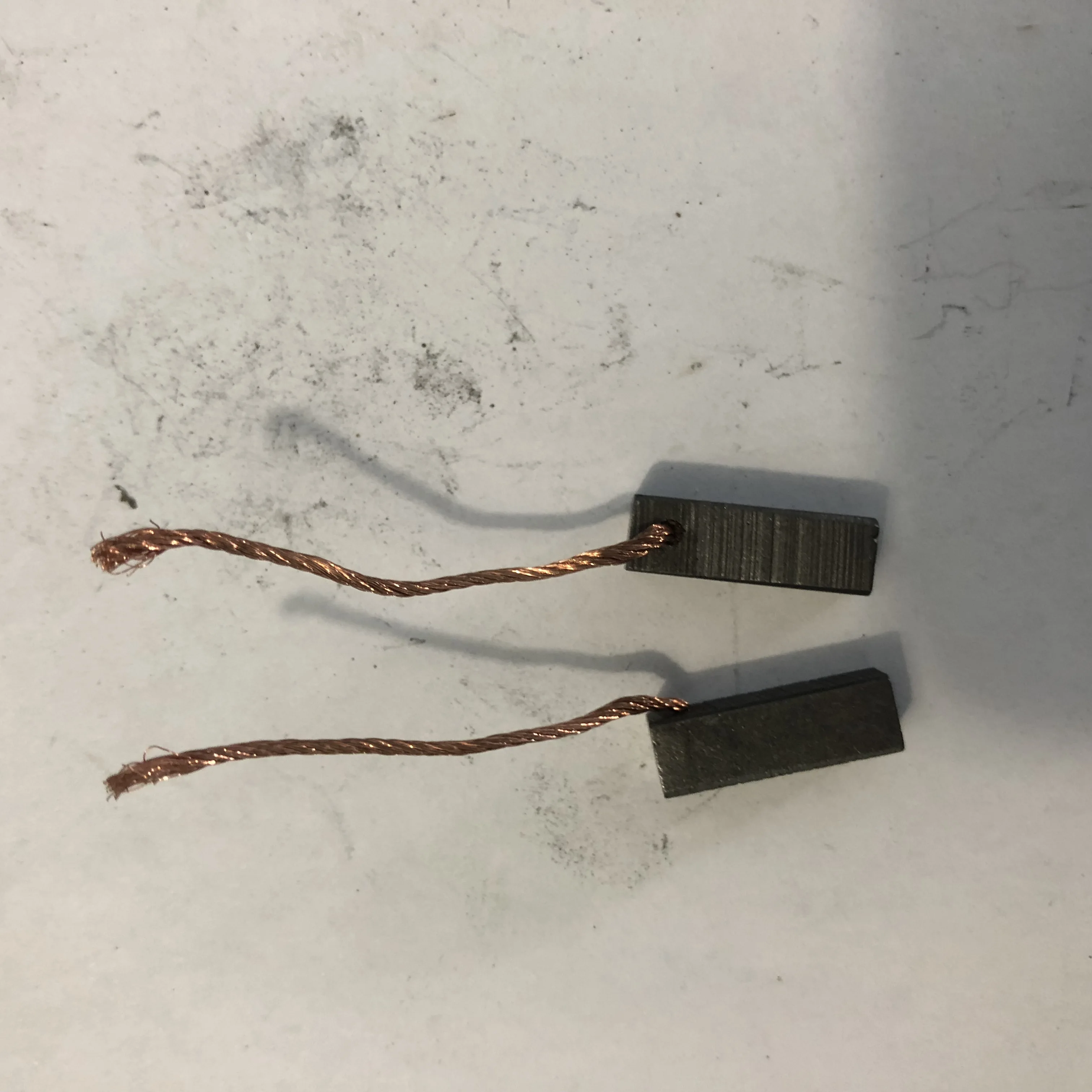 2PCS 6x6x18mm 0.23"x0.23"x0.7" Motor Electric Replacement Power Tool Carbon Brush Car
2PCS 6x6x18mm 0.23"x0.23"x0.7" Motor Electric Replacement Power Tool Carbon Brush Car
