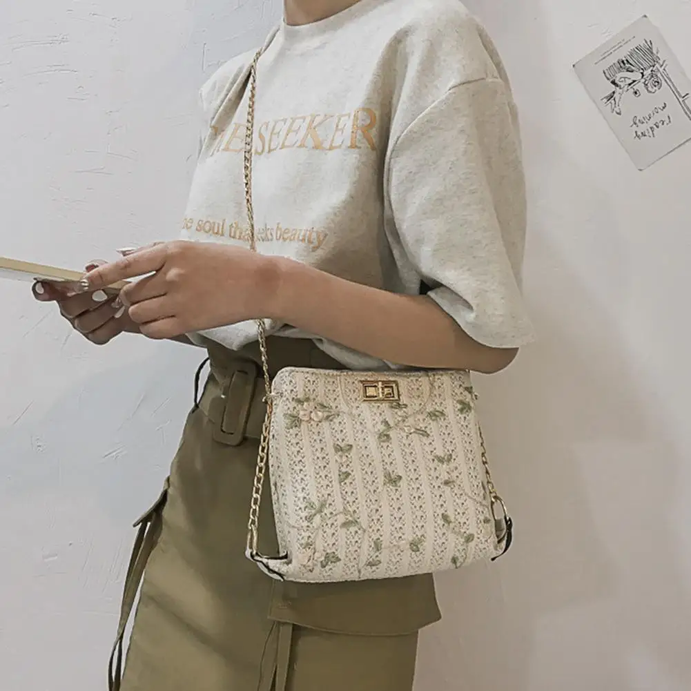 Women Flower Embroidery Weave Summer Beach Bag Chain Crossbody Shoulder Straw Bag
Women Flower Embroidery Weave Summer Beach Bag Chain Crossbody Shoulder Straw Bag