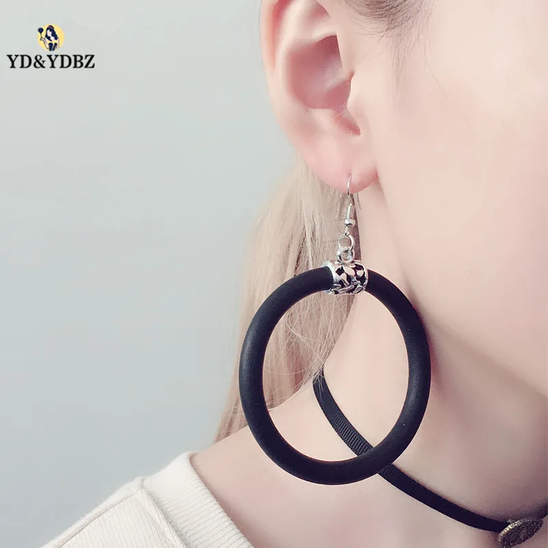 YD&YDBZ 2019 New Rubber Earrings For Women Big Drop Earrings Handmade Leather Jewelry High Quality Designer Earring Wholesale
YD&YDBZ 2019 New Rubber Earrings For Women Big Drop Earrings Handmade Leather Jewelry High Quality Designer Earring Wholesale