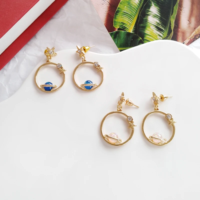 Personality versatile metal texture simple geometric shape simple mysterious planet earrings For Women
Personality versatile metal texture simple geometric shape simple mysterious planet earrings For Women
