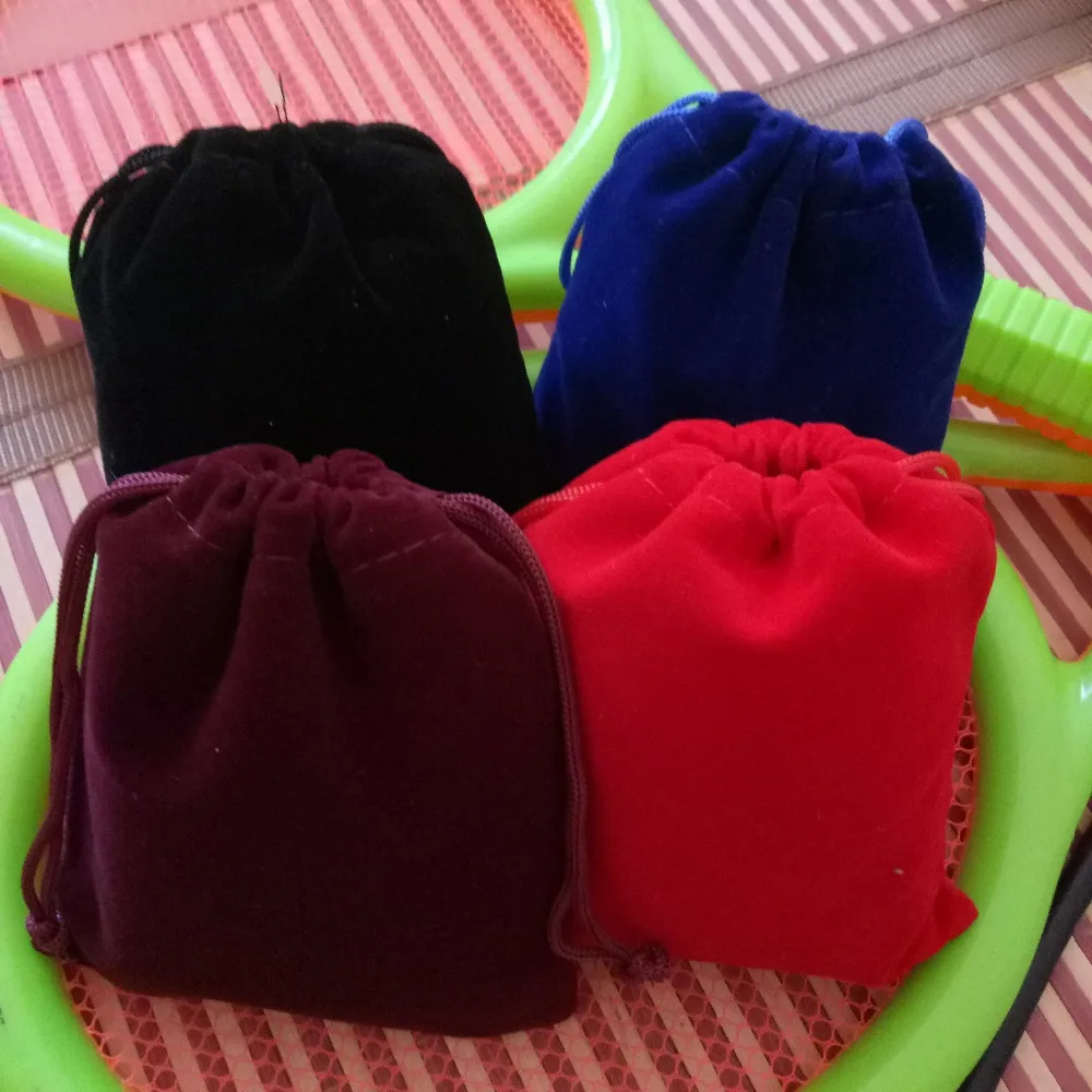 Hot High Quality 5Pcs Velvet bags Drawstring Pouch Jewelry gift Bag 5x7cm 7x9cm 9x12cm Jewelry Display Wedding Packing Gift Bags
Hot High Quality 5Pcs Velvet bags Drawstring Pouch Jewelry gift Bag 5x7cm 7x9cm 9x12cm Jewelry Display Wedding Packing Gift Bags