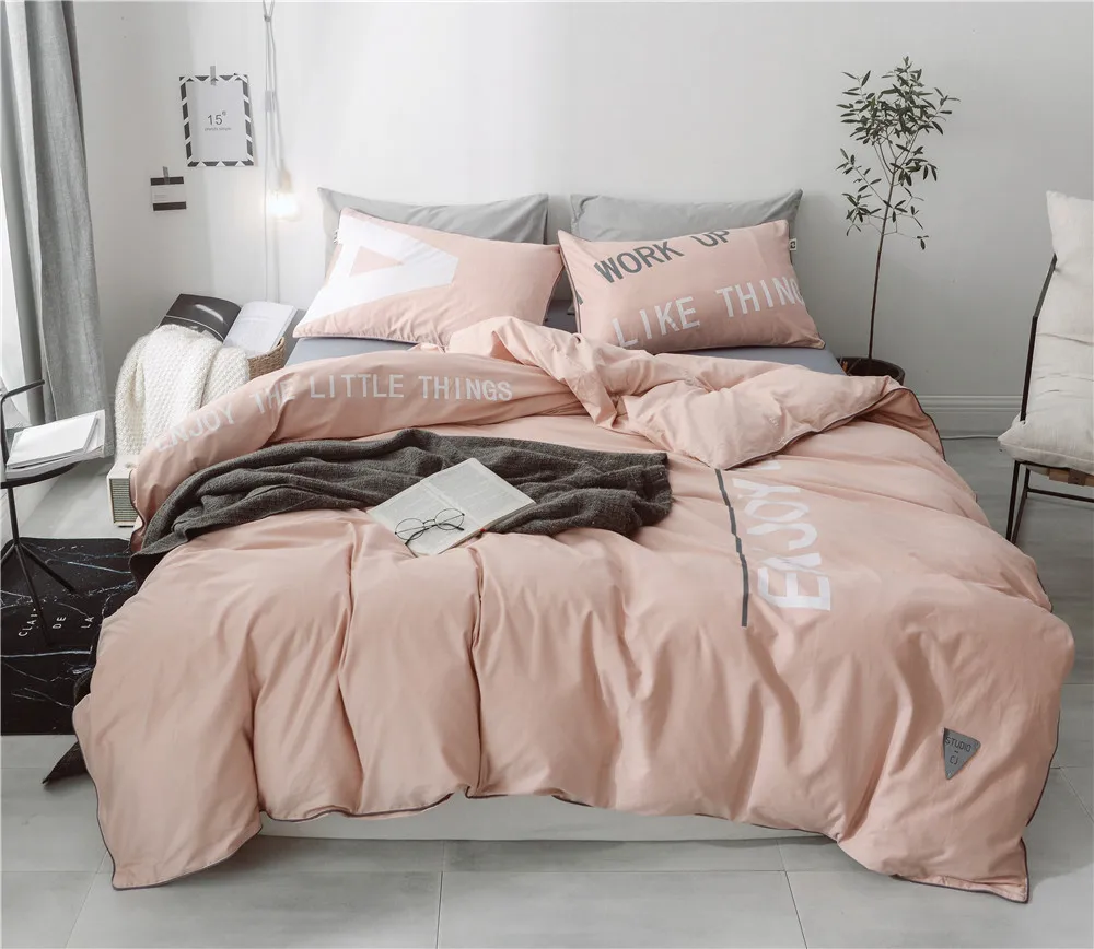 M1904012 Nordic Sports Style Cotton Printed Bedding Sets with Simple Colour-impact Embedding Lines bedding set queen size
M1904012 Nordic Sports Style Cotton Printed Bedding Sets with Simple Colour-impact Embedding Lines bedding set queen size