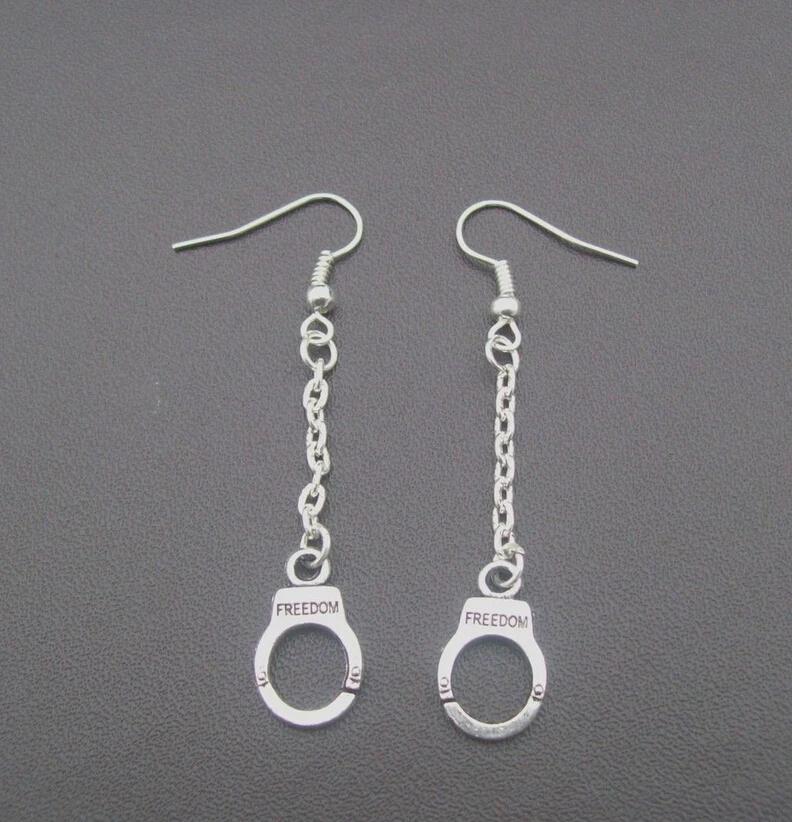 Hot Fashion Jewelry 50 Pair Vintage Silver Cute Handcuff Charm Fashion Pendants Drape Earrings DIY Free Shipping Q179
Hot Fashion Jewelry 50 Pair Vintage Silver Cute Handcuff Charm Fashion Pendants Drape Earrings DIY Free Shipping Q179