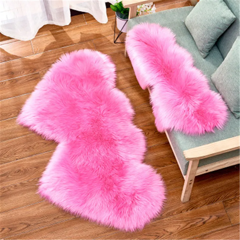 2019 New Creative Double Heart Imitation Wool Carpet Sofa Cushion Mat Plush Bedroom Living Room Floor Rug Area Rug
2019 New Creative Double Heart Imitation Wool Carpet Sofa Cushion Mat Plush Bedroom Living Room Floor Rug Area Rug