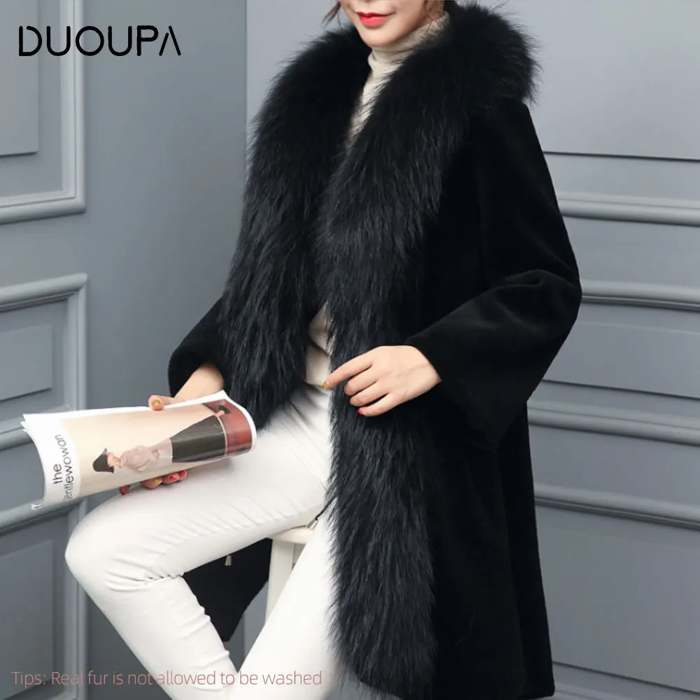 DUOUPA Female Mid-Length Sheep Shearing Jacket 2019 New Fox Raccoon Fur Collar Long Autumn And Winter Fashion Warm Wool Fur Coat
DUOUPA Female Mid-Length Sheep Shearing Jacket 2019 New Fox Raccoon Fur Collar Long Autumn And Winter Fashion Warm Wool Fur Coat