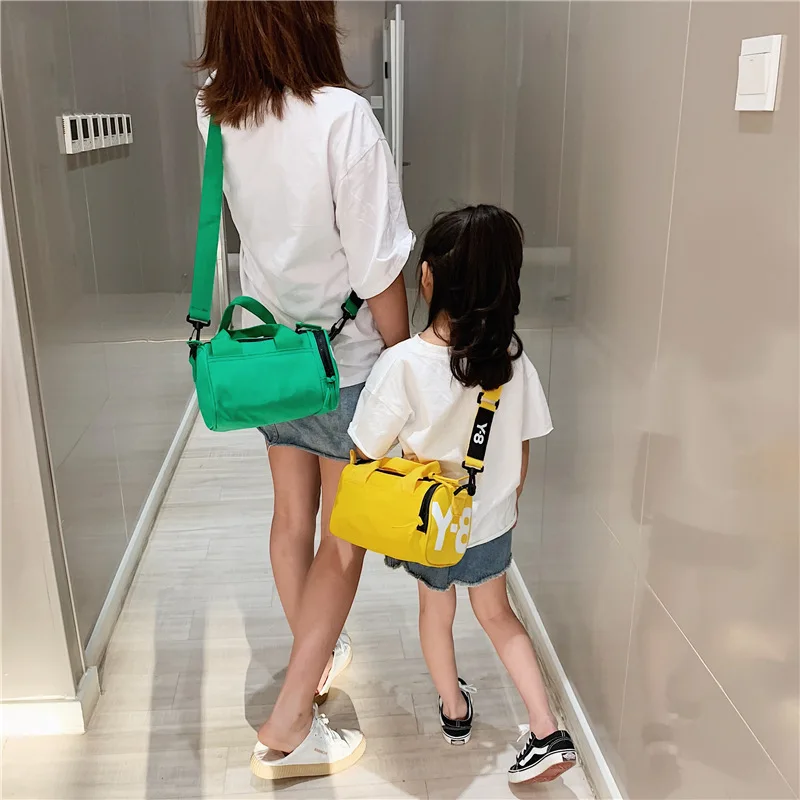2019 new parent-child shoulder bag fashion Messenger bag casual wild men and women children's hand bag cool pillow bag
2019 new parent-child shoulder bag fashion Messenger bag casual wild men and women children's hand bag cool pillow bag