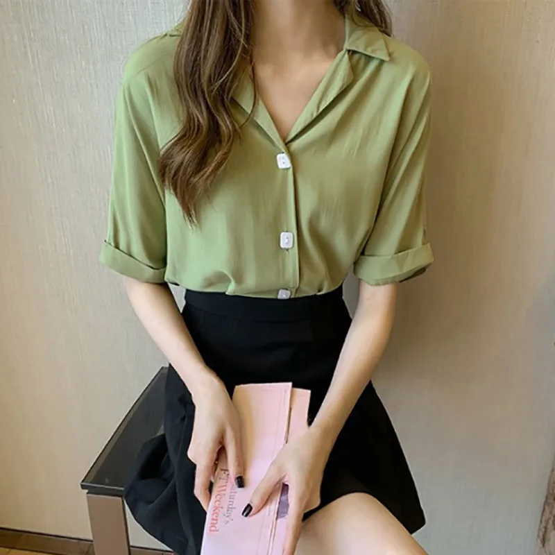 2019 blouse women Wild Vintage Solid Color Casual Loose Single-breasted Cotton Short Sleeve Lapel blouse
2019 blouse women Wild Vintage Solid Color Casual Loose Single-breasted Cotton Short Sleeve Lapel blouse