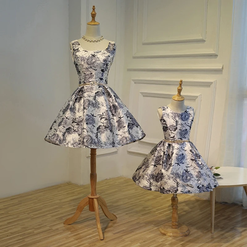 Female Women and Kids Clothes Mother Daughter Wedding Dresses Princess Mom and Me Clothes Party Evening Family Matching Clothes
Female Women and Kids Clothes Mother Daughter Wedding Dresses Princess Mom and Me Clothes Party Evening Family Matching Clothes