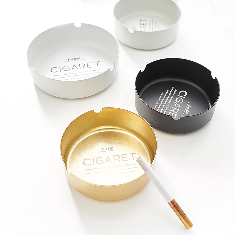 Portable Ashtray Metal Round Personality Bar Living Room Cafe restaurant Desktop display Minimalist Home Decoration Accessories
Portable Ashtray Metal Round Personality Bar Living Room Cafe restaurant Desktop display Minimalist Home Decoration Accessories