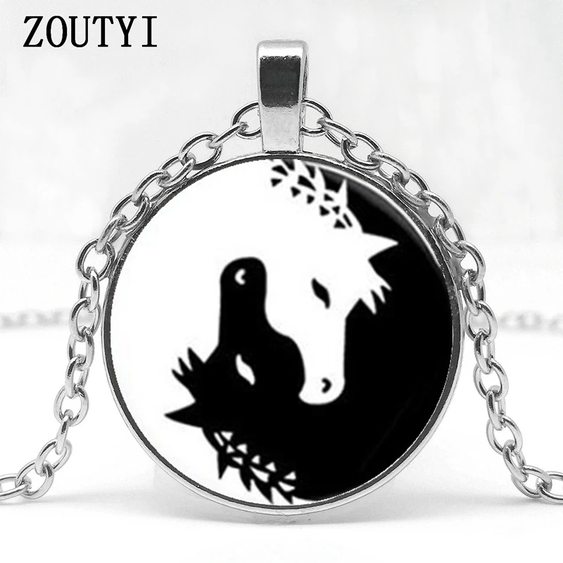 2018/ hot sale, ancient Egyptian cat goddess statue glass pendant round pattern necklace, men and women wear necklace.
2018/ hot sale, ancient Egyptian cat goddess statue glass pendant round pattern necklace, men and women wear necklace.