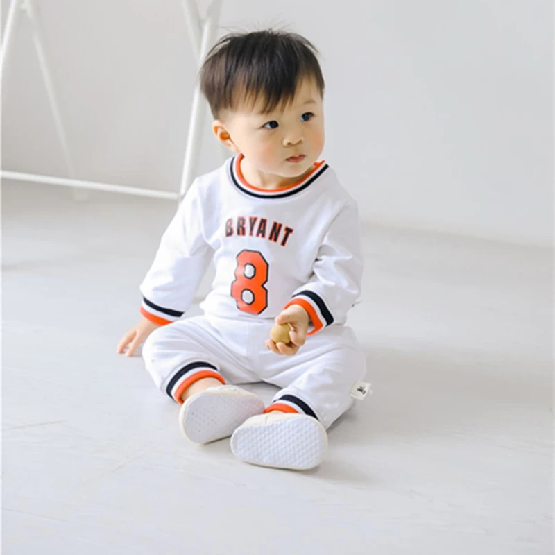 SFT-107 New Autumn Baby Boys Casual Fashione No.8 With English Letter Basketball Full Sleeve Pullover Sweatshirt Clothing Set
SFT-107 New Autumn Baby Boys Casual Fashione No.8 With English Letter Basketball Full Sleeve Pullover Sweatshirt Clothing Set