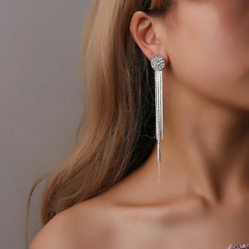 Temperament Crystal Claw Chain Stud Earring Simple Geometry Wild Fashion Personality Popular Exquisite Long Tassel Stud Earring
Temperament Crystal Claw Chain Stud Earring Simple Geometry Wild Fashion Personality Popular Exquisite Long Tassel Stud Earring