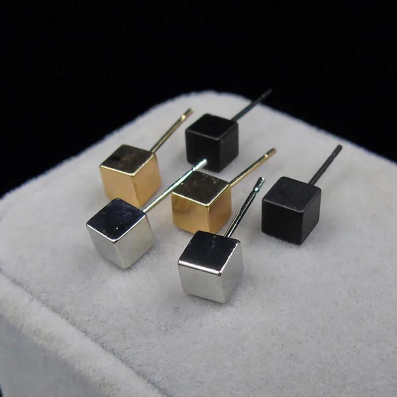 Infery New European Punk Brincos 3D Cube Simple Tiny Geometric Square Stud Earrings For Women Fine Jewelry Orecchini 1E543
Infery New European Punk Brincos 3D Cube Simple Tiny Geometric Square Stud Earrings For Women Fine Jewelry Orecchini 1E543