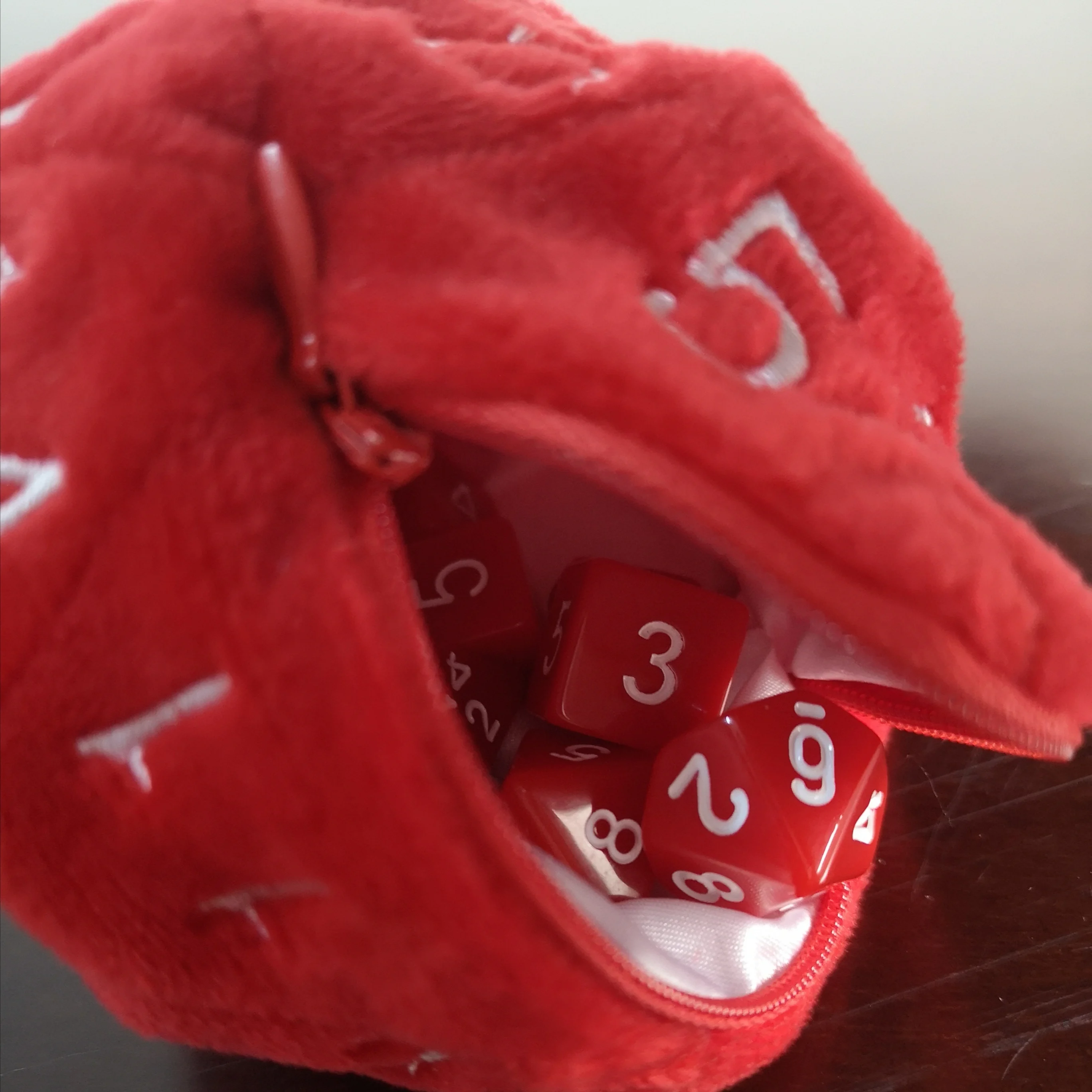 Rollooo Red with White DND Dice 10 PCS Set plus 20 Sided Shape Soft Bag with Embroidery Numbers & Zipper Close
Rollooo Red with White DND Dice 10 PCS Set plus 20 Sided Shape Soft Bag with Embroidery Numbers & Zipper Close