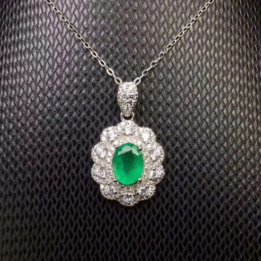 925 silver inlaid with natural emerald emerald necklace pendant Precious stones Birthday gift for dinner
925 silver inlaid with natural emerald emerald necklace pendant Precious stones Birthday gift for dinner
