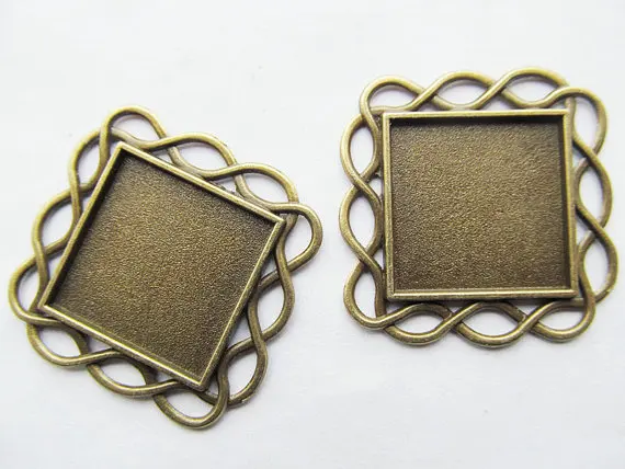 100pcs Antique Silver tone/Antique Bronze Twist Border Base Setting Tray Bezel Pendant Charm,fit 20mm Square Cabochon/Cameo
100pcs Antique Silver tone/Antique Bronze Twist Border Base Setting Tray Bezel Pendant Charm,fit 20mm Square Cabochon/Cameo