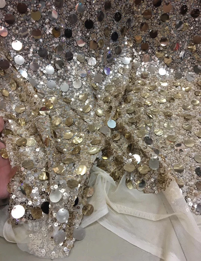 (5yards/pc) high quality African French net lace fabric big and small sequins lace fabric with embroidery for party dress SQX12
(5yards/pc) high quality African French net lace fabric big and small sequins lace fabric with embroidery for party dress SQX12