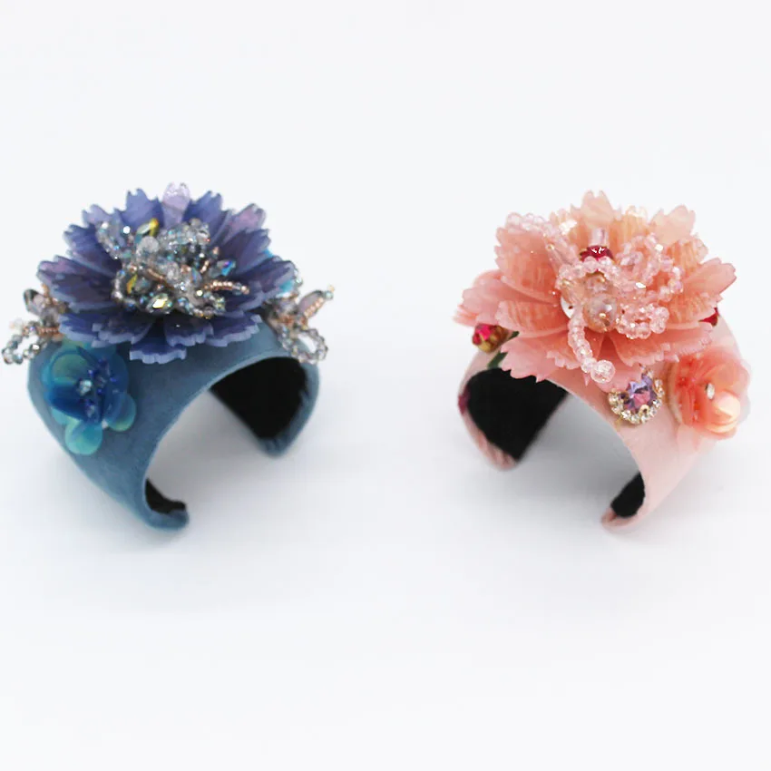 New European and American Baroque Acrylic Lotus fringed bracelet temperament catwalk wild bracelet 1052
New European and American Baroque Acrylic Lotus fringed bracelet temperament catwalk wild bracelet 1052
