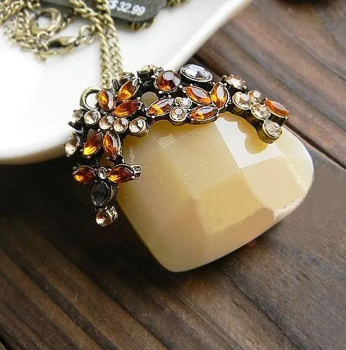 2013 New Arrival Hot Selling Korean Tea Color Gem Hollow Thin Imitation Flower Necklace N177 
2013 New Arrival Hot Selling Korean Tea Color Gem Hollow Thin Imitation Flower Necklace N177