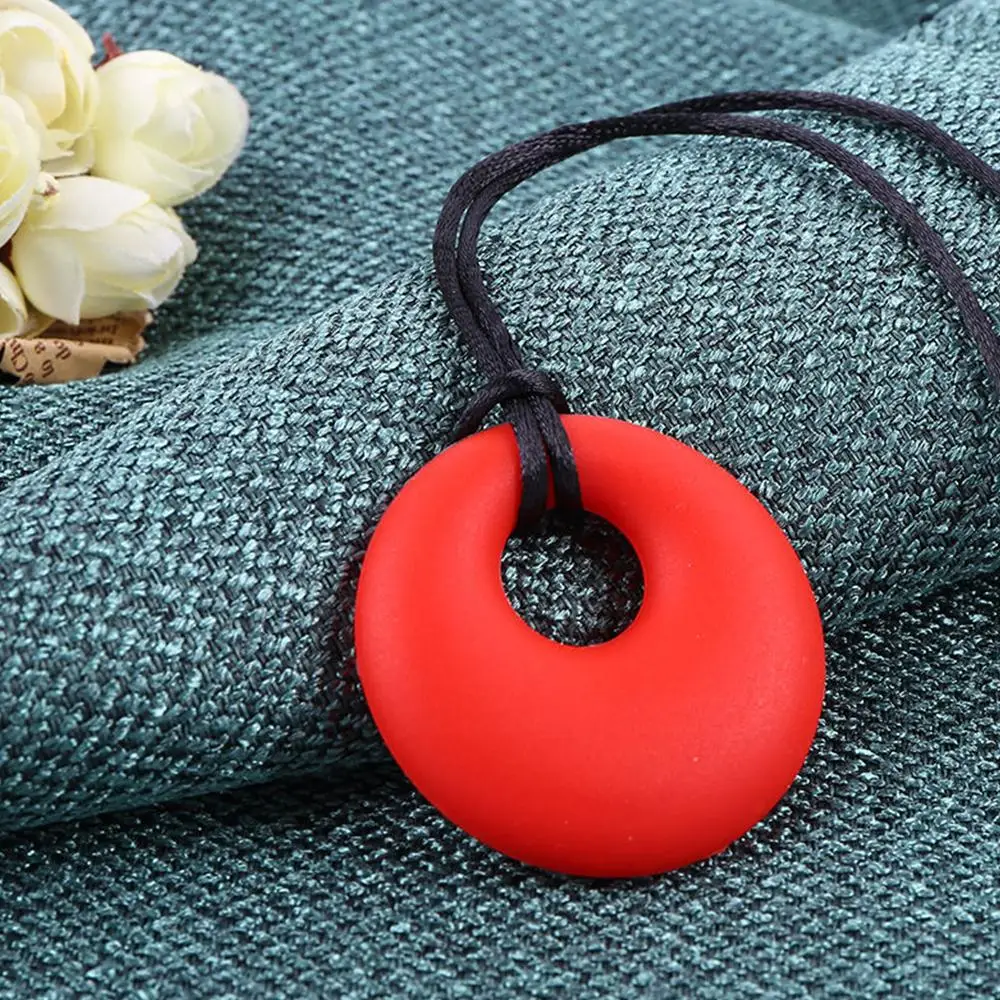 Teeth Care Baby Chewy Necklace Teething Toy Cute Safety Mom Pendant Food Grade Silicone 4 Color Round Mothers Wearing Training
Teeth Care Baby Chewy Necklace Teething Toy Cute Safety Mom Pendant Food Grade Silicone 4 Color Round Mothers Wearing Training