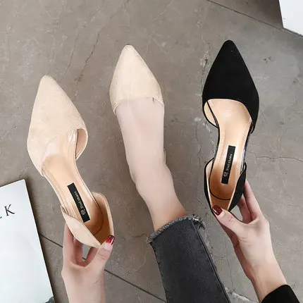 Girls sandals female 2019 summer new Korean version of the black pointed stiletto heels hollow ladies cat and women's shoes
Girls sandals female 2019 summer new Korean version of the black pointed stiletto heels hollow ladies cat and women's shoes