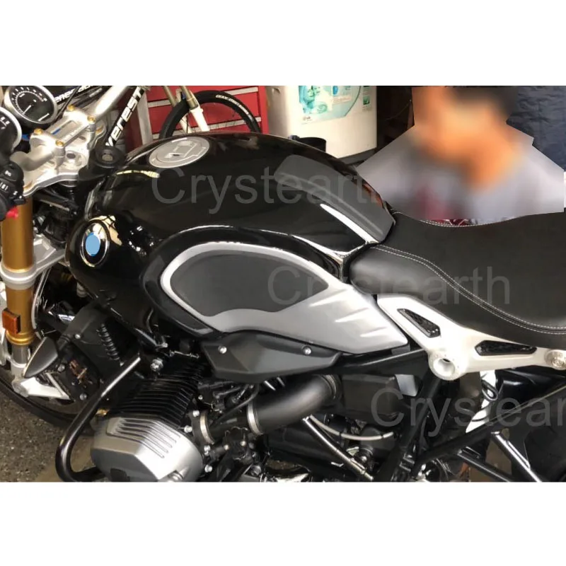 1 SET Motorcycle Anti-slip Tank Pads Gas Knee Grip Tank Traction Pads Protector Sticker Side Decals For 13-17 BMW R Nine T
1 SET Motorcycle Anti-slip Tank Pads Gas Knee Grip Tank Traction Pads Protector Sticker Side Decals For 13-17 BMW R Nine T