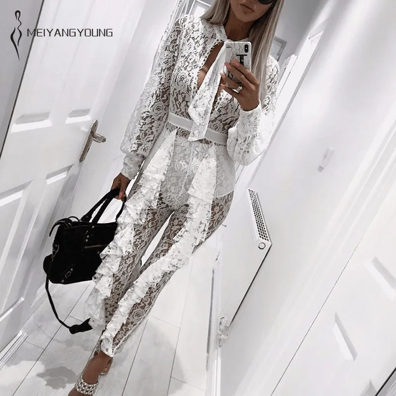 Elegant White Lace Jumpsuit Floral Ruffles Romper Sexy See Through Bodycon Overalls Long Sleeve Evening Party Jumpsuits 2018
Elegant White Lace Jumpsuit Floral Ruffles Romper Sexy See Through Bodycon Overalls Long Sleeve Evening Party Jumpsuits 2018