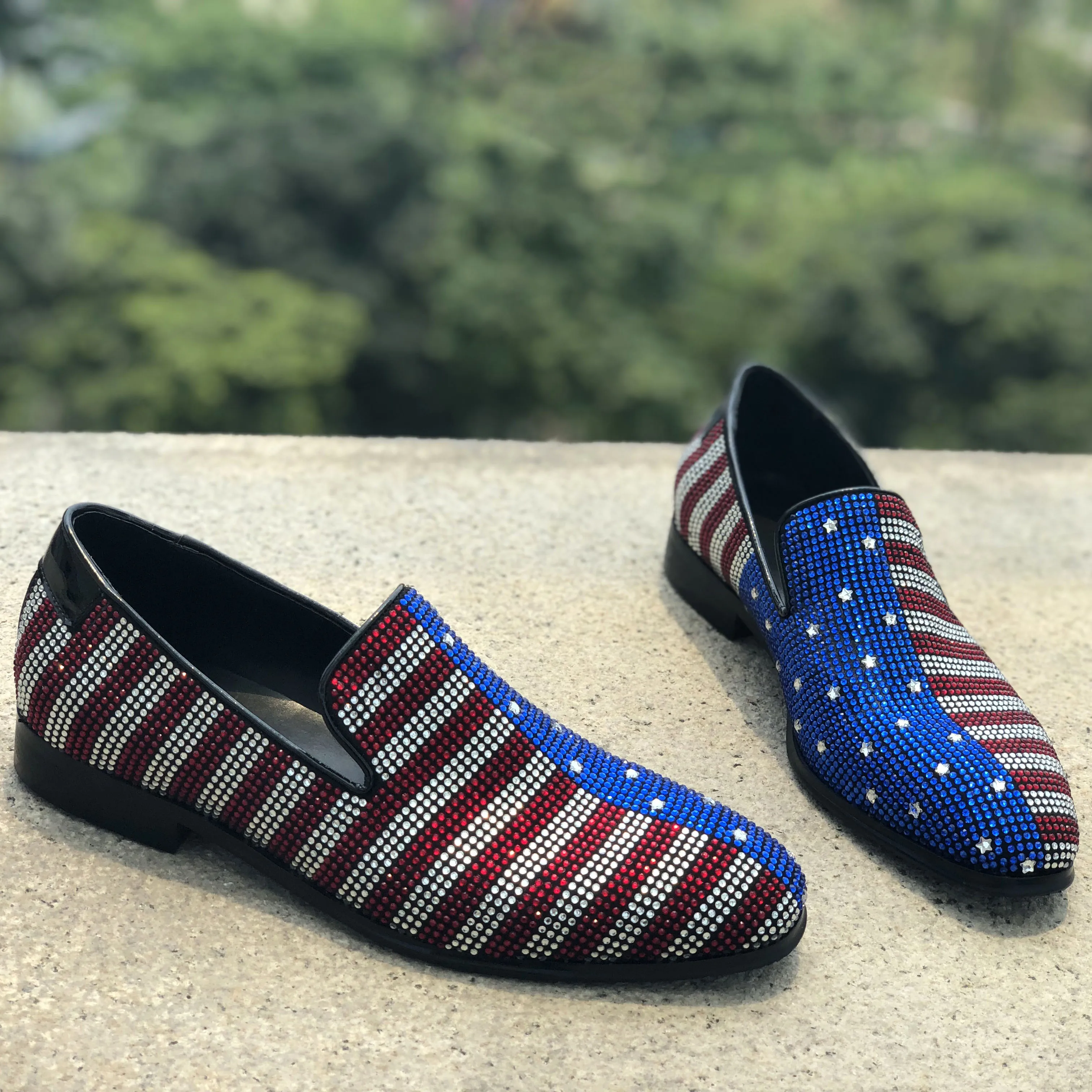 New Arrived Rhinestone Mens Loafers Luxury Slip-on Suede Men Dress Shoes Handmade Men's Wedding And Prom Shoes
New Arrived Rhinestone Mens Loafers Luxury Slip-on Suede Men Dress Shoes Handmade Men's Wedding And Prom Shoes