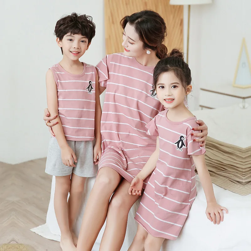 Matching Family Pajama Mother Daughter Dresses Mom Son Outfits Mother Kids Sleepwear Nightdress Cartoon Nightgowns Pyjama Family
Matching Family Pajama Mother Daughter Dresses Mom Son Outfits Mother Kids Sleepwear Nightdress Cartoon Nightgowns Pyjama Family