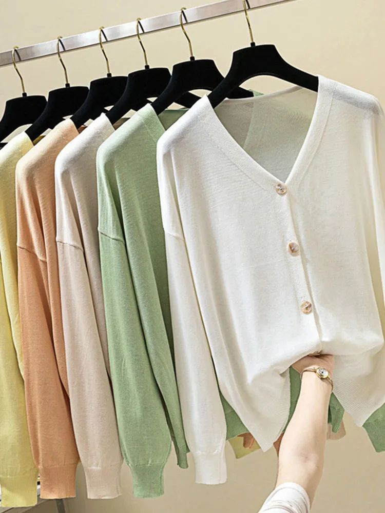 New Spring Autumn Thin Knitted Single Breasted Female Sweater Korean Woolen Cardigan Solid V-neck Black White Tops Outwear
New Spring Autumn Thin Knitted Single Breasted Female Sweater Korean Woolen Cardigan Solid V-neck Black White Tops Outwear