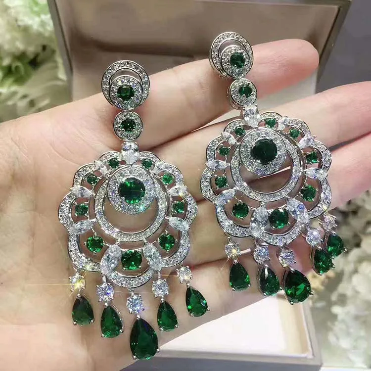 True 925 sterling silver ear studs rhinestone flowers fringe ear studs high-end sparkling jewelry for women
True 925 sterling silver ear studs rhinestone flowers fringe ear studs high-end sparkling jewelry for women