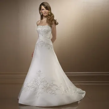 Women wedding dress 2019 new design sexy elegant hand-embroidered Bra cheap quality silk satin lace wedding dress
Women wedding dress 2019 new design sexy elegant hand-embroidered Bra cheap quality silk satin lace wedding dress