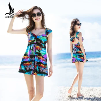 2017 Summer female Swimsuit ladies split Conservative sexy slim belly up big yards hot spring swimsuit female swimwear suit
2017 Summer female Swimsuit ladies split Conservative sexy slim belly up big yards hot spring swimsuit female swimwear suit