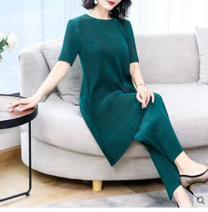 HOT SELLING Miyak Fold short sleeve o-neck long t-shirt two-piece women fashion wide-legged pants solid suit IN STOCK
HOT SELLING Miyak Fold short sleeve o-neck long t-shirt two-piece women fashion wide-legged pants solid suit IN STOCK