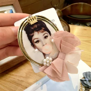 New Woman Brooches Pins Pink Ribbon Bowknot Pearl Lace Corsage Beauty Lady Brooch Fashion Jewelry Vintage Coat Accessories
New Woman Brooches Pins Pink Ribbon Bowknot Pearl Lace Corsage Beauty Lady Brooch Fashion Jewelry Vintage Coat Accessories