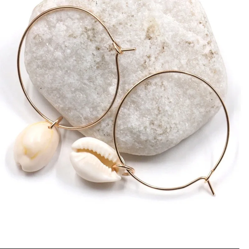 Bohemian Wind EARRINGS WHITE Natural Shell COPPER EARRINGS Korean Version of Metal Fashion Earrings Women Earrings
Bohemian Wind EARRINGS WHITE Natural Shell COPPER EARRINGS Korean Version of Metal Fashion Earrings Women Earrings