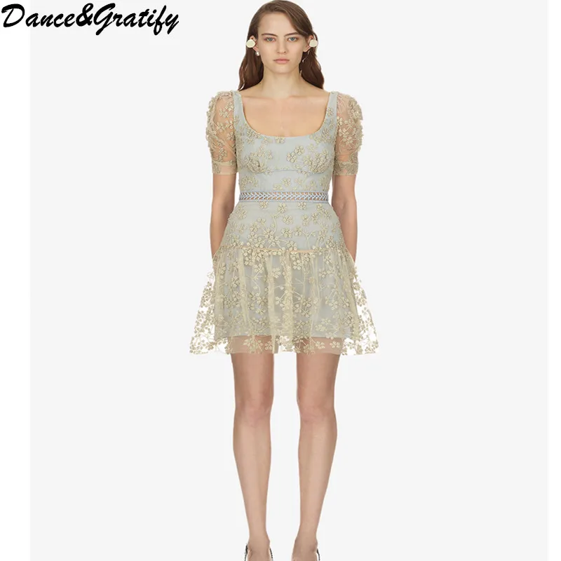 High End Self Portrait Mesh Embroidery Flowers Runway Dress 2018 Women Short Puff Sleeve Chic Party Dress
High End Self Portrait Mesh Embroidery Flowers Runway Dress 2018 Women Short Puff Sleeve Chic Party Dress