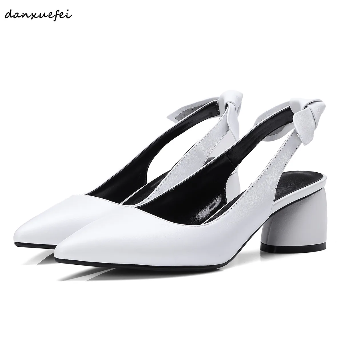 Women's genuine leather slingback high heels pointed toe elegant ladies dress shoes med heel comfrotable bowtie sandals shoes
Women's genuine leather slingback high heels pointed toe elegant ladies dress shoes med heel comfrotable bowtie sandals shoes