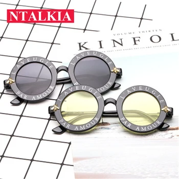 2018 New Retro Round Women Sunglasses English Letter Bees Men Luxury Brand Cat Eye Glasses UV400 Color Travel Travel Goggle
2018 New Retro Round Women Sunglasses English Letter Bees Men Luxury Brand Cat Eye Glasses UV400 Color Travel Travel Goggle