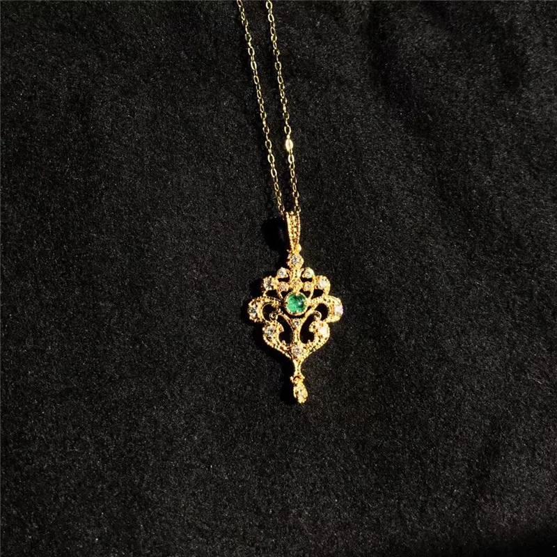 Aazuo Real 18K Yellow Gold Real Diamond IJ SI 0.133ct Natural Emerald Flower Pendent Necklace gifted for Women Chain Au750 Aazuo Real 18K Yellow Gold Real Diamond IJ SI 0.133ct Natural Emerald Flower Pendent Necklace gifted for Women Chain Au750