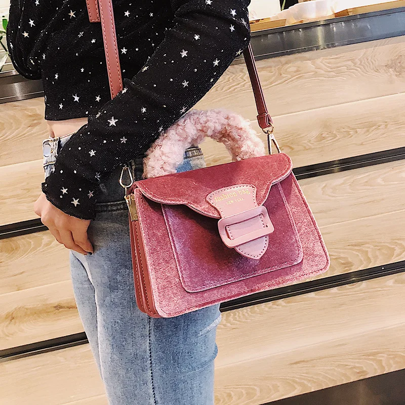 Brand Women's Velvet Suede Handbag Samantha Vega Plush Handle Organ Shoulder Bag Retro Small Flap Square Messenger Bag
Brand Women's Velvet Suede Handbag Samantha Vega Plush Handle Organ Shoulder Bag Retro Small Flap Square Messenger Bag